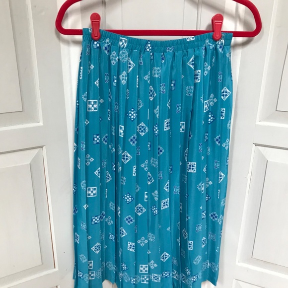 Leslie Fay Vintage Blue Bandana Print Pleated Skirt - Picture 2 of 15